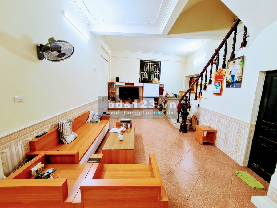 Siêu hiếm cần bán nhà diện tích 50m2, 4 tầng, mặt tiền 5.5m, gần ô tô giá chỉ 3.5 tỷ, sổ sẵn