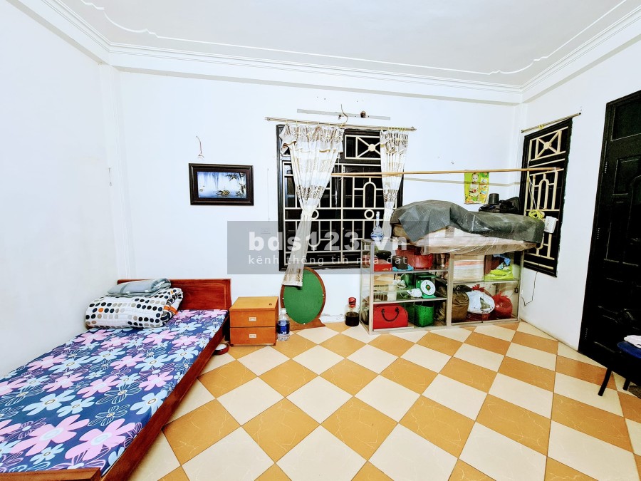 Siêu hiếm cần bán nhà diện tích 50m2, 4 tầng, mặt tiền 5.5m, gần ô tô giá chỉ 3.5 tỷ, sổ sẵn