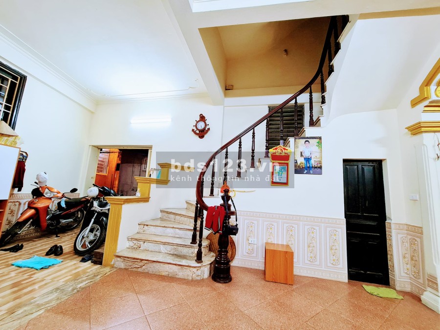 Siêu hiếm cần bán nhà diện tích 50m2, 4 tầng, mặt tiền 5.5m, gần ô tô giá chỉ 3.5 tỷ, sổ sẵn