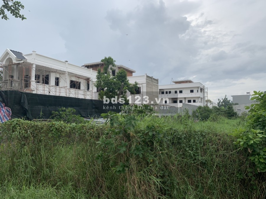Bán 1096m2 đất mặt tiến đường 8m Xuân Thới Sơn 31, huyện Hóc Môn giá bán 20 tỷ, thương lượng