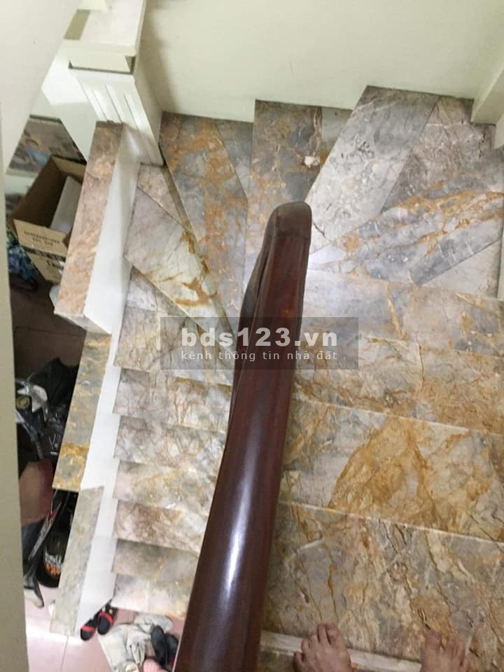 Cần bán nhà nguyên căn Cầu Diễn ô tô vài bước chân, dtsd 39m2 4 tầng, giá Coviz 2.7 tỷ