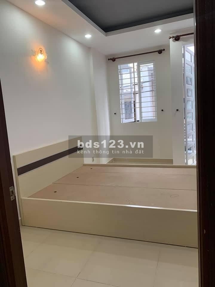 Bán nhà nguyên căn đường Nguyễn Cảnh Chân, Quận 1, giá rẻ, dtsd 35m2, 3 lầu, 3 PN