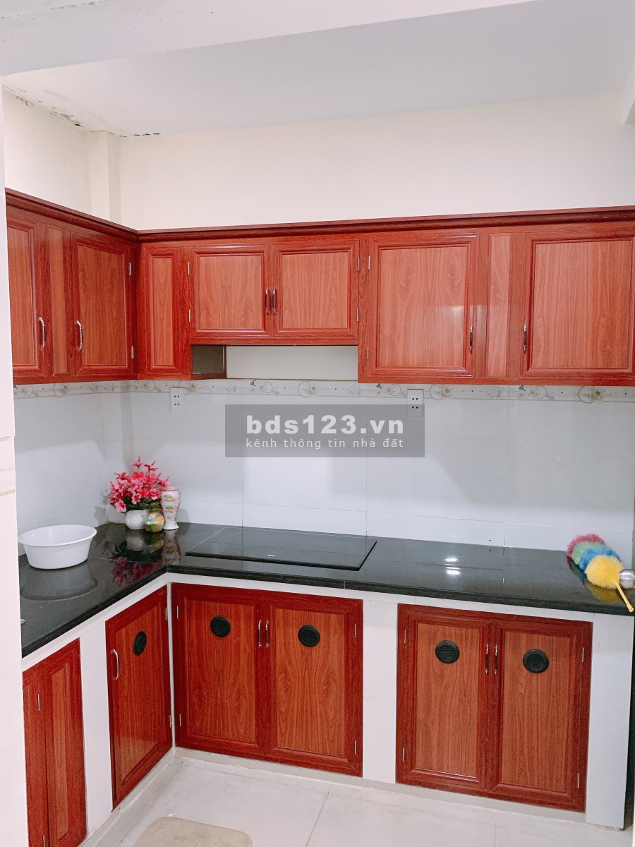 Cho thuê nhà 1 trệt, 1 lửng rộng ngay sát chung cư King Dom Quận 10, giá 30 triệu/tháng