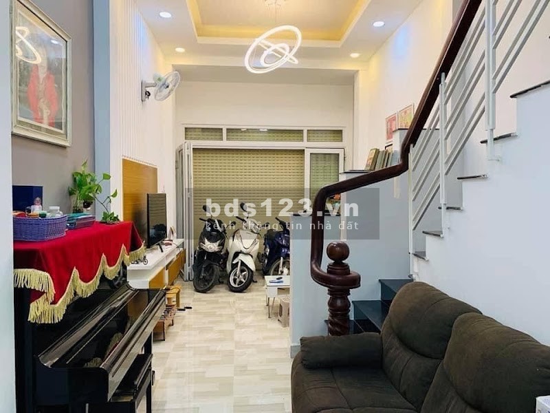 Bán nhà Hẻm Xe Hơi Đường Đinh Tiên Hoàng, Bình Thạnh, giá rẻ 43m2, 4 lầu, 6 phòng ngủ