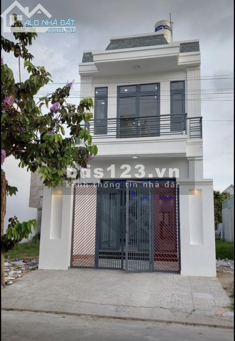 Chính chủ bán gấp nhà 1 trệt 1 lầu diện tích 80m2, ngay chợ Trung Thành giá 980 triệu