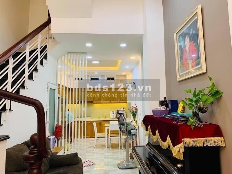 Bán nhà Hẻm Xe Hơi Đường Đinh Tiên Hoàng, Bình Thạnh, giá rẻ 43m2, 4 lầu, 6 phòng ngủ