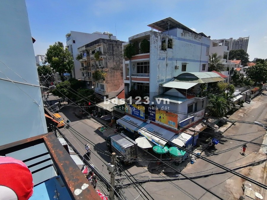 Cần bán nhà nguyên căn mặt tiền đường Hoà Hưng 4 tầng đúc, Quận 10, giá tốt khu dân cư