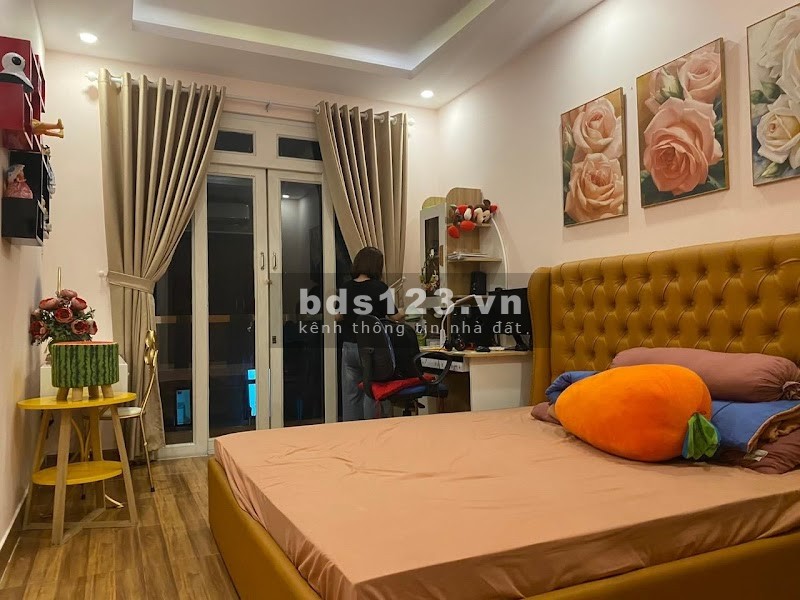 Bán Nhà Hẻm Đường Trần Hưng Đạo, Quận 1, giá rẻ, 32m2, 5 lầu, 2 PN sổ riêng chính chủ