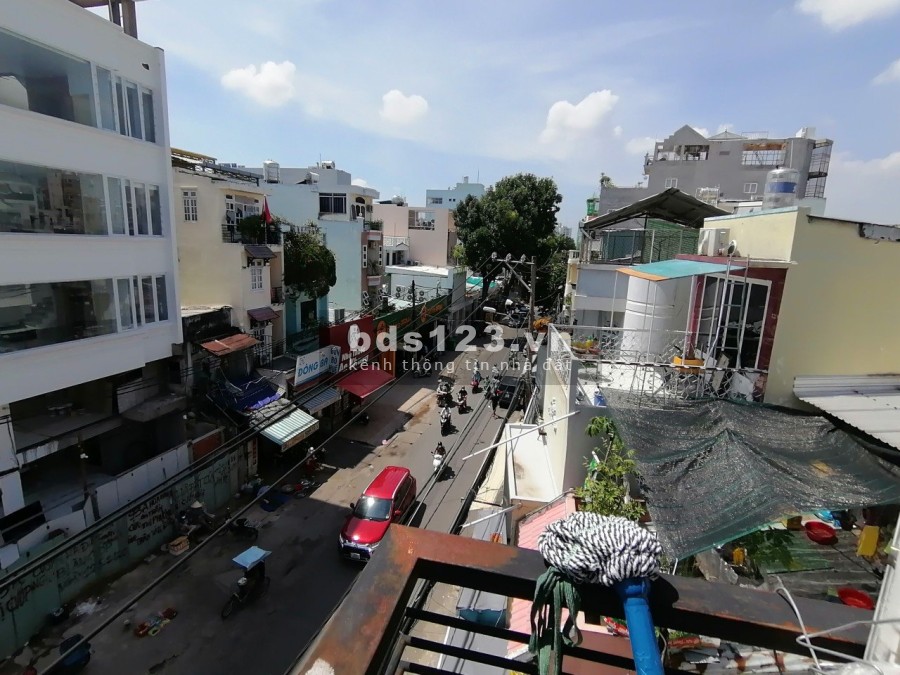 Cần bán nhà nguyên căn mặt tiền đường Hoà Hưng 4 tầng đúc, Quận 10, giá tốt khu dân cư