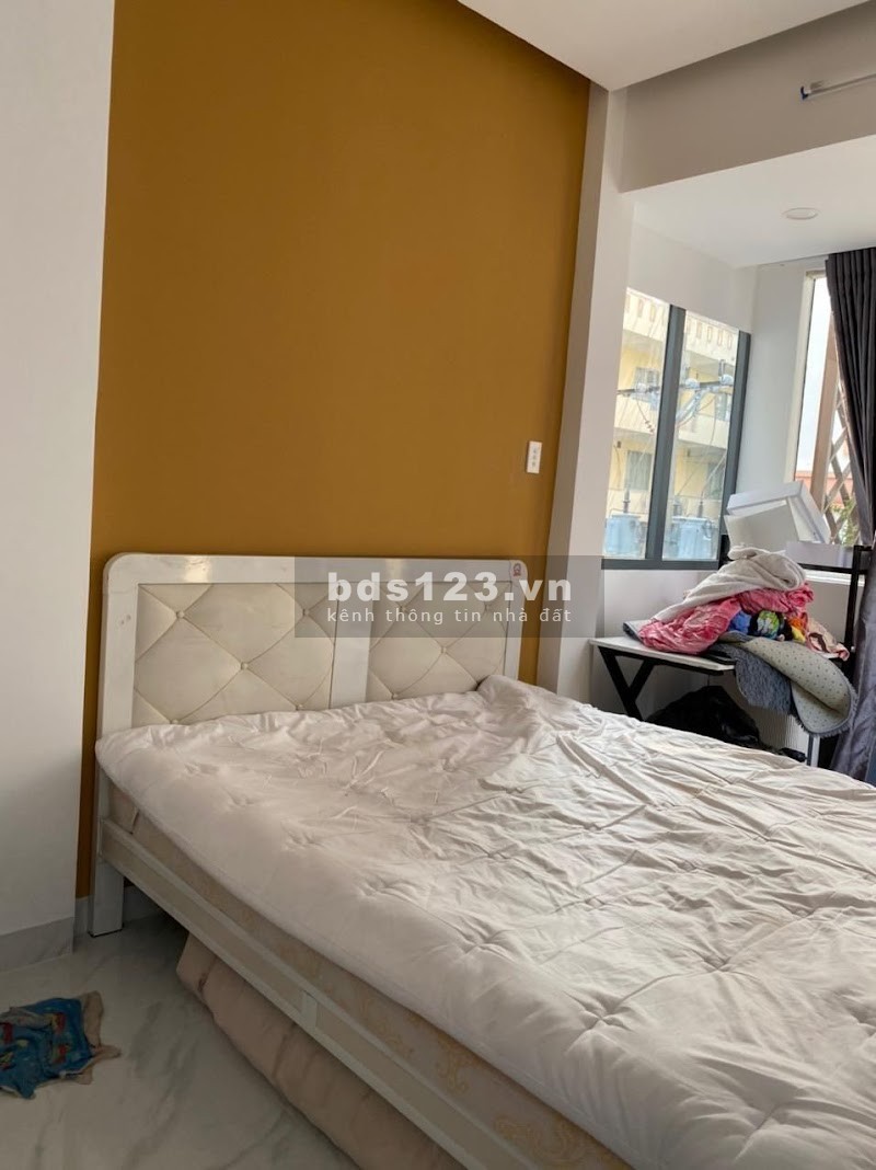 Bán nhà Đường Trần Hưng Đạo, Quận 1, Giá Rẻ, 33m2, 3 Lầu, 2 PN