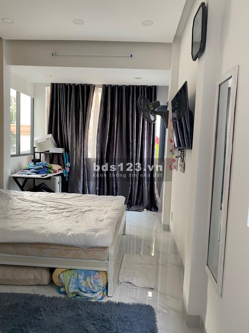 Bán nhà Đường Trần Hưng Đạo, Quận 1, Giá Rẻ, 33m2, 3 Lầu, 2 PN
