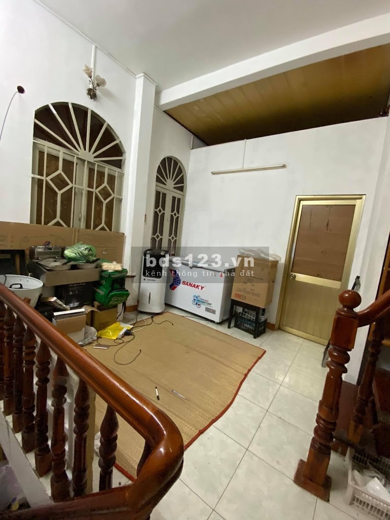 Bán nhà hẻm xe hơi đường Trần Hưng Đạo, Quận 1, giá rẻ dtsd 45m2, 3 lầu đúc kiên cố