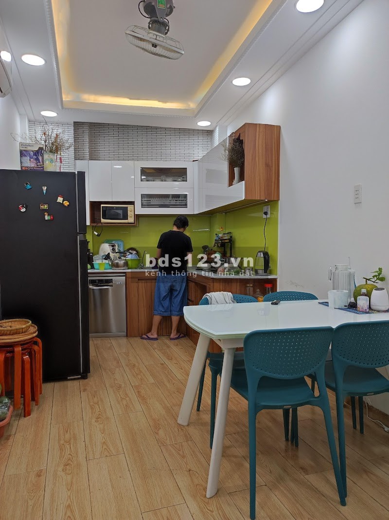 Bán nhà Phùng Văn Cung, Phú Nhuận, Giá Rẻ, 45m2, 4 Lầu, 4 Phòng Ngủ