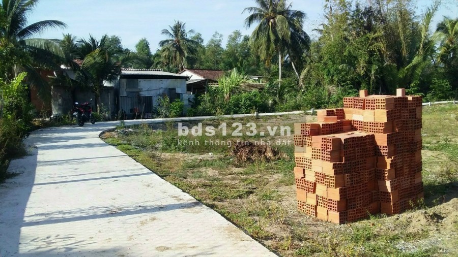 Bán gấp nền thổ cư ở ấp 3 Thạnh Đức Bến Lức Long An liên hệ 0926603762, pháp lý chính chủ