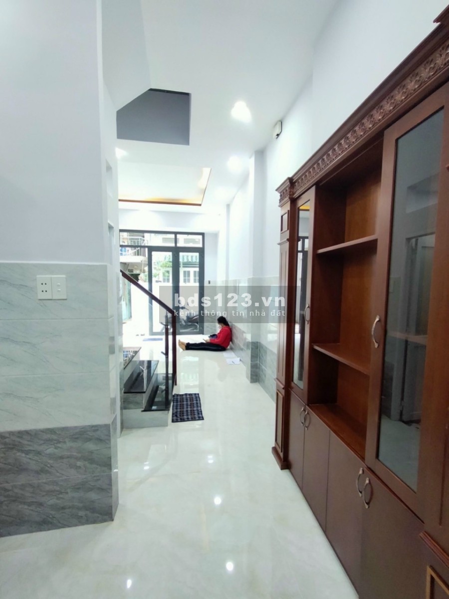 Ở Ngay hẻm ô tô siêu rẻ hẻm 3 gác khu dân cư đông đúc, sổ hồng riêng chính chủ, bàn giao ngay