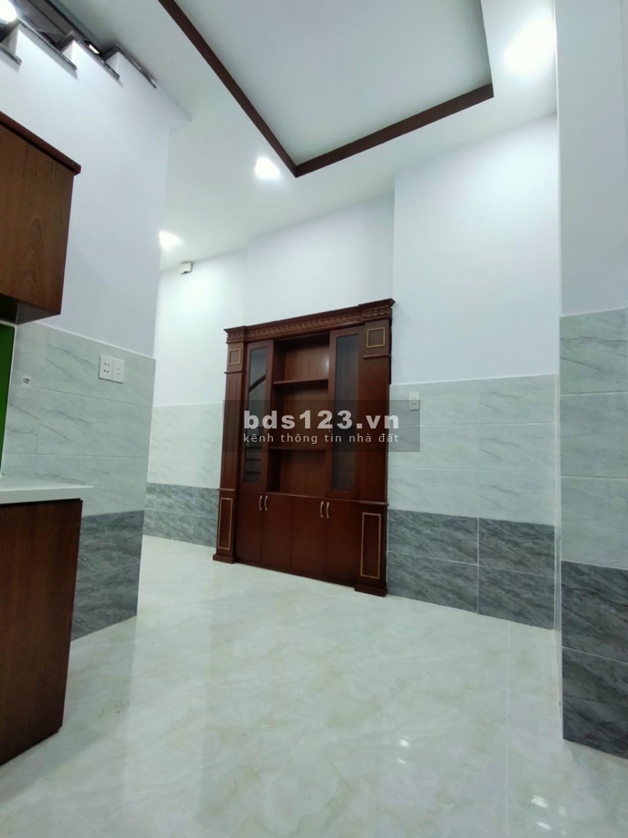Ở Ngay hẻm ô tô siêu rẻ hẻm 3 gác khu dân cư đông đúc, sổ hồng riêng chính chủ, bàn giao ngay