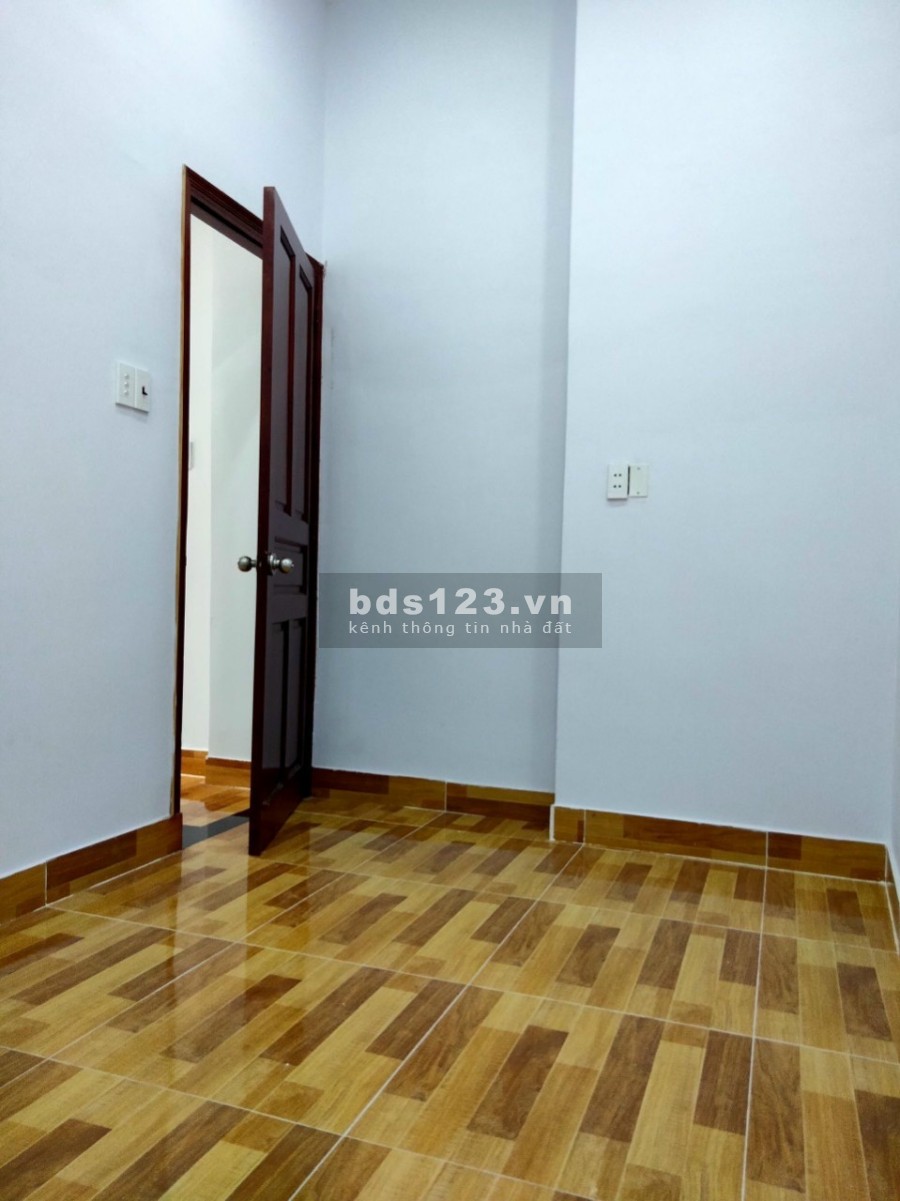 Ở Ngay hẻm ô tô siêu rẻ hẻm 3 gác khu dân cư đông đúc, sổ hồng riêng chính chủ, bàn giao ngay