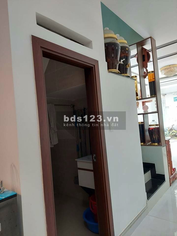 Bán nhà giáp Tân Bình, gần BigC Trường Chinh, hẻm 6m, khu dân cư đông đúc, giá 5.3 tỷ