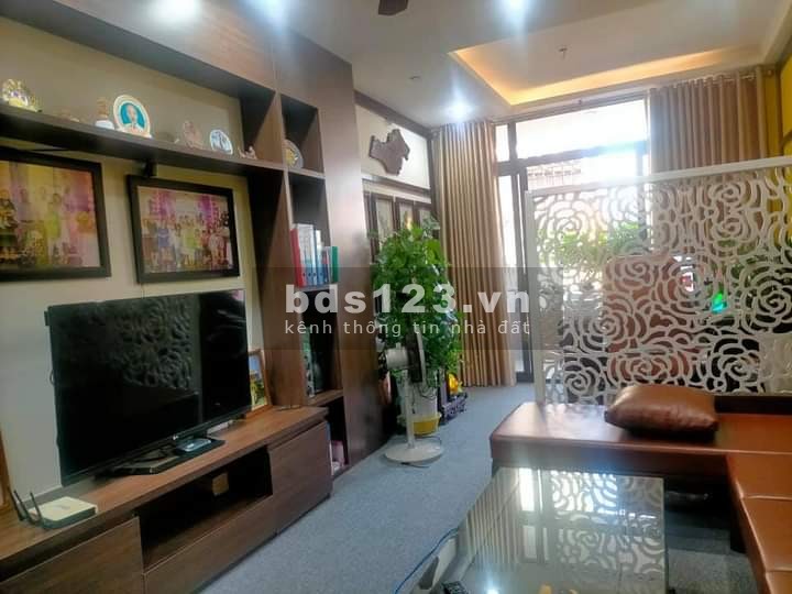 Bán Nhà Minh Khai diện tích 60m2, 4 tầng, giá bán 5.5 tỷ sổ sẵn chính chủ lh 0379766812