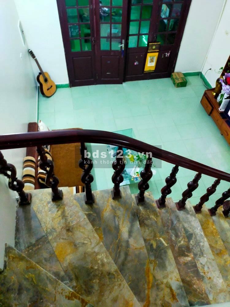 Bán nhà 50m ra đường Lê Đức Thọ, DT 46m2, 3 tầng giá 4.4 tỷ, nhà đẹp ở luôn