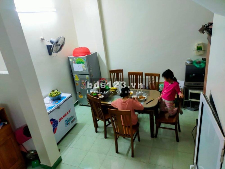 Bán nhà 50m ra đường Lê Đức Thọ, DT 46m2, 3 tầng giá 4.4 tỷ, nhà đẹp ở luôn