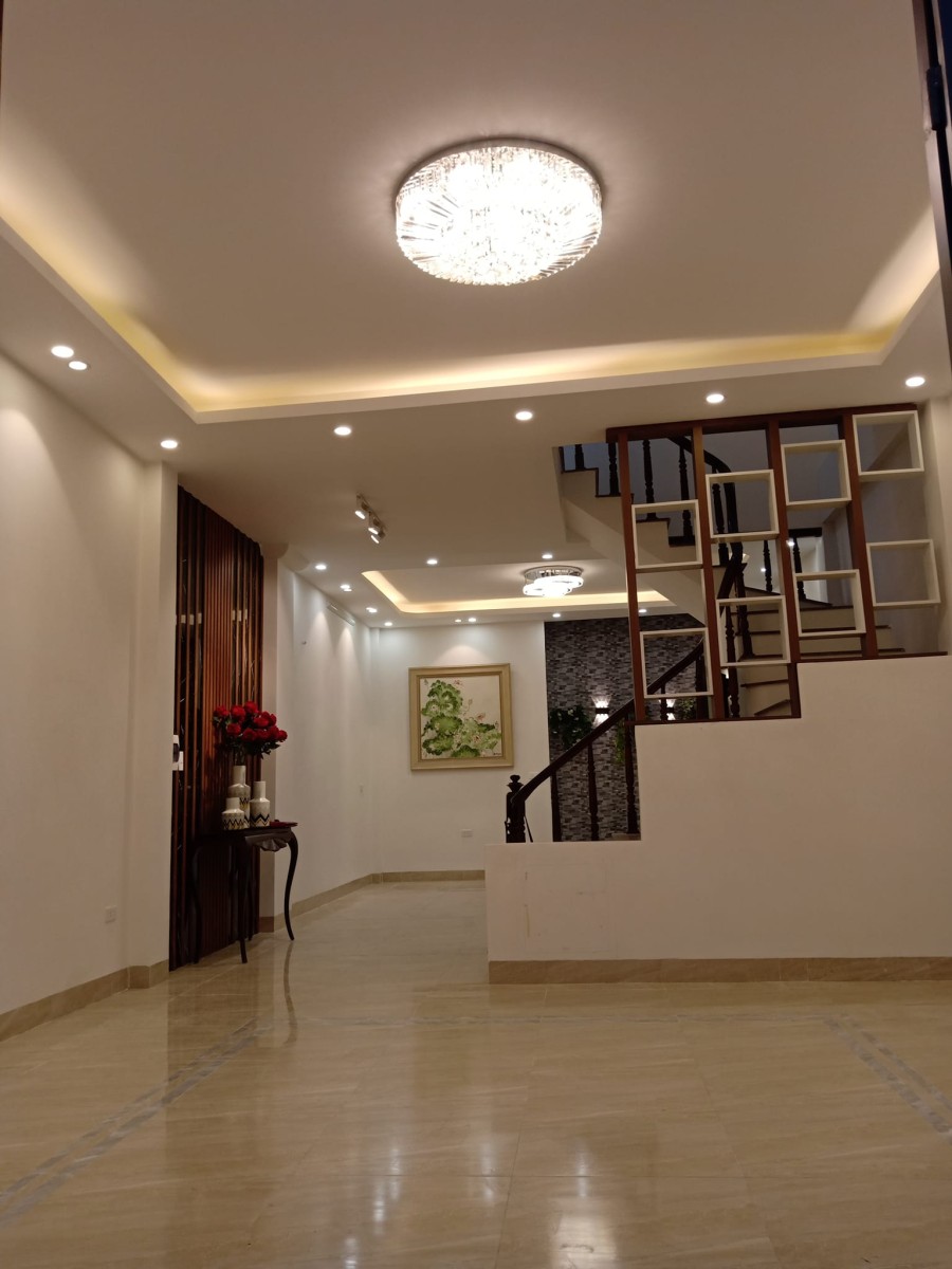 Bán Nhà Trung Tâm Hai Bà Trưng Minh Khai diện tích sử dụng 65m2 5 tầng giá cực rẻ.