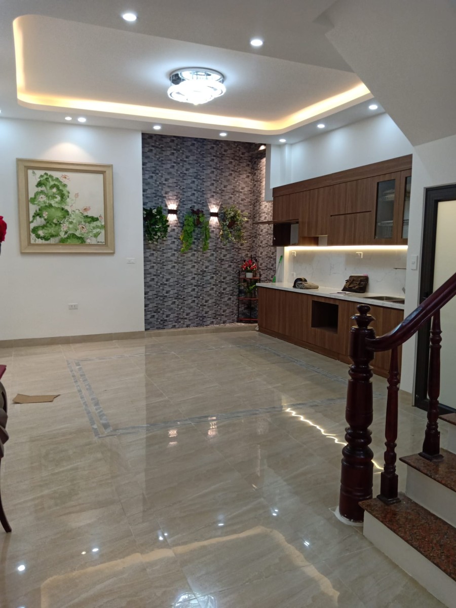 Bán Nhà Trung Tâm Hai Bà Trưng Minh Khai diện tích sử dụng 65m2 5 tầng giá cực rẻ.
