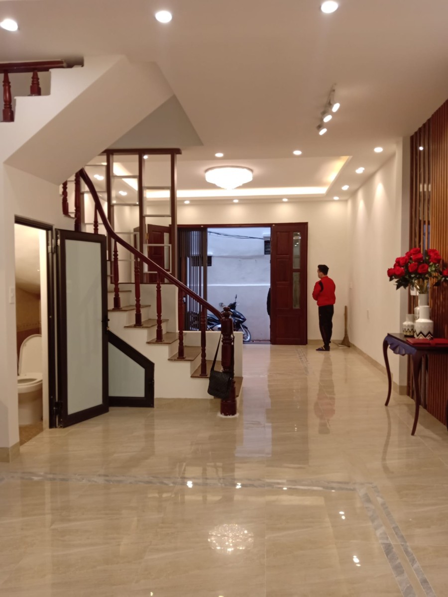 Bán Nhà Trung Tâm Hai Bà Trưng Minh Khai diện tích sử dụng 65m2 5 tầng giá cực rẻ.