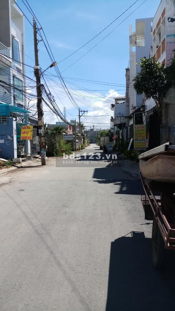 Quận 9 hẻm nhựa 8m kinh doanh ngang gần 5m diện tích 61m2 nở hậu giá chỉ 3,6 tỷ