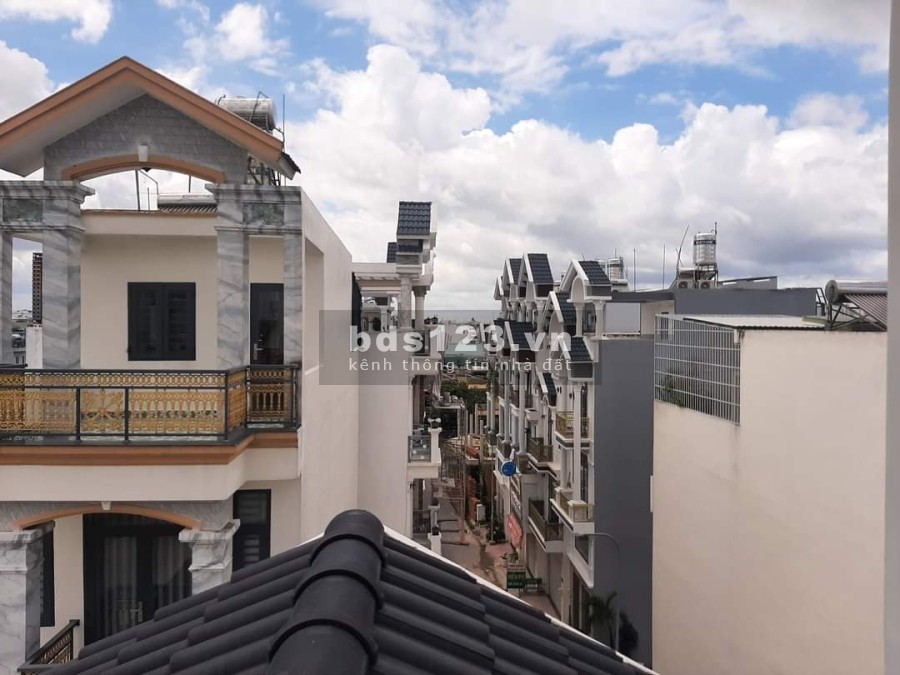 Nhà phố như biệt thự khu dân cư mới Lê Trọng Tấn giá bán 7,95 tỷ sổ sẵn, tiện ích đầy đủ