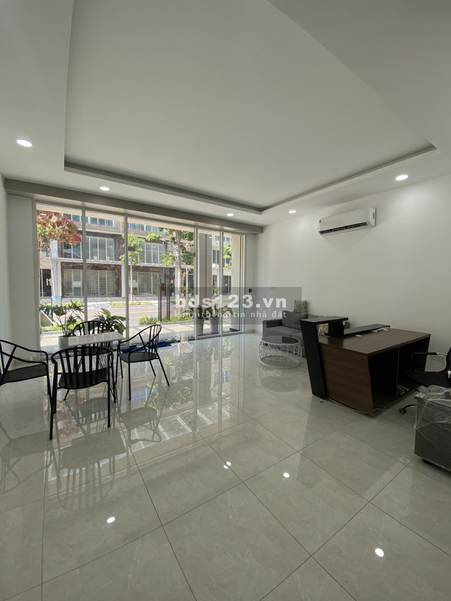 Cho thuê Saritown thuộc khu đô thị Sala giá 91 triệu/tháng tốt thương lượng, liên hệ 093689228