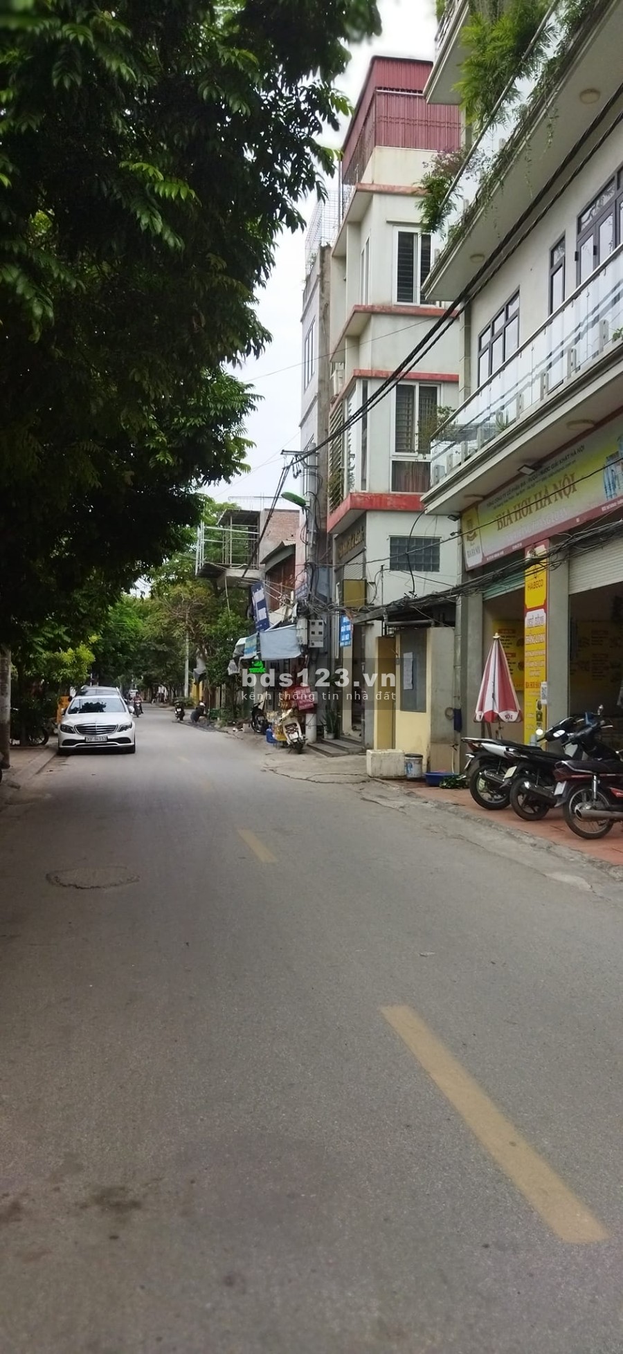 Gia đình cần bán nhà Quận Hoàng Mai mặt phố kinh doanh sầm uất mặt đường lớn, khu dân