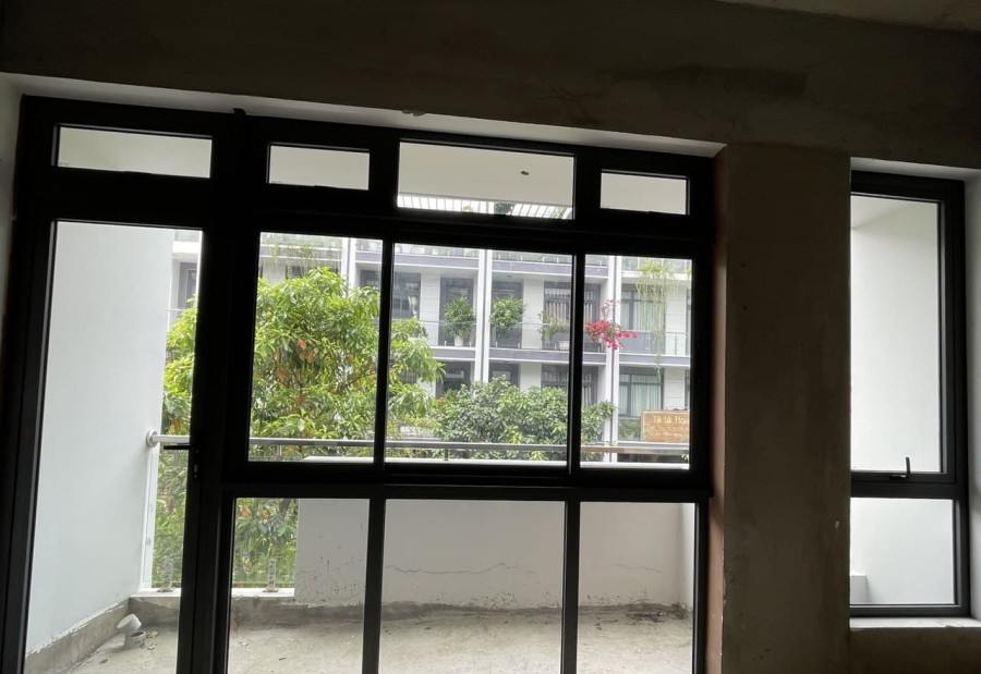 Kẹt tiền cần bán gấp nhà phố Khu Đô Thị Sinh Thái Ven Sông Sài Gòn Van Phuc City