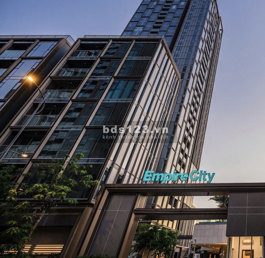 Chủ nhà cần bán căn hộ 3 pn chung cư Empire City diện tích lớn 148m2, lh 0902979005