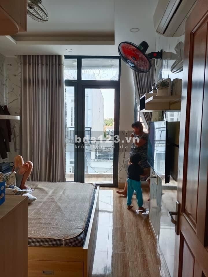 Nhà hẻm ô tô, sân thượng view 360 độ khu dân cư đông đúc, hàng xóm văn minh, tiện ích đủ