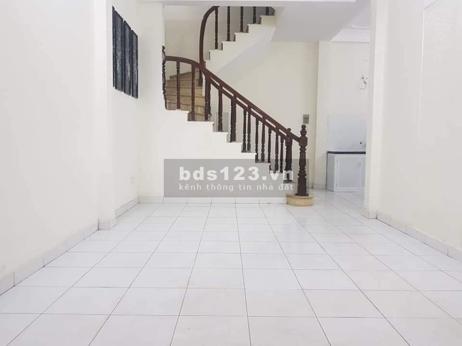 Nhà đẹp nguyên căn dt 42m2 đường Khương Trung, Quận Thanh Xuân, cách 10m ô tô chạy nhiều