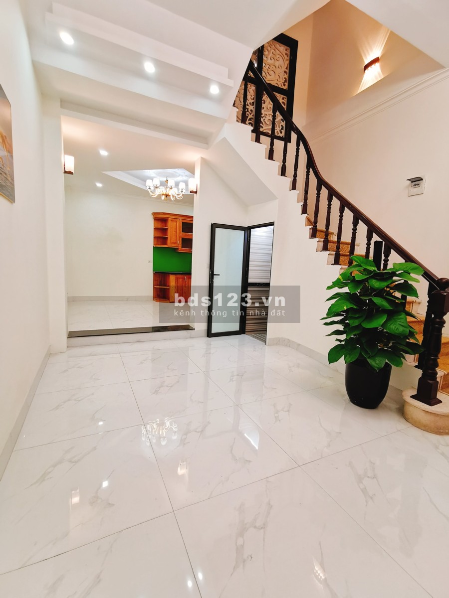 Bán nhà phố Khương Đình diện tích 59m2, 5 tầng giá 4,5 tỷ sổ đỏ chính chủ, bàn giao ngay