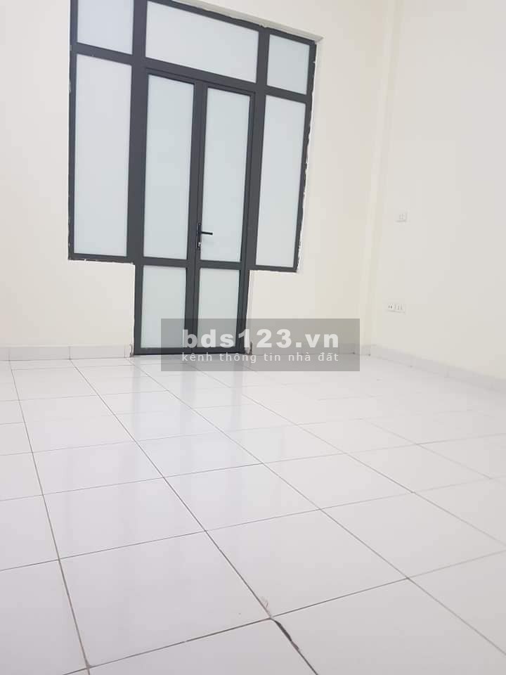 Nhà đẹp nguyên căn dt 42m2 đường Khương Trung, Quận Thanh Xuân, cách 10m ô tô chạy nhiều