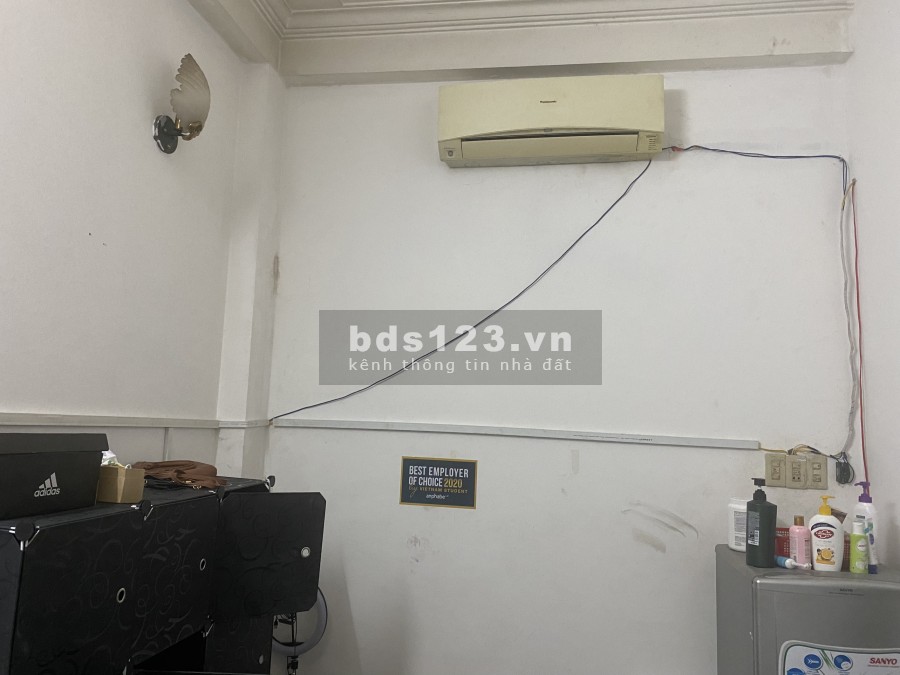 Cho thuê phòng rộng mặt tiền Đinh Bộ Lĩnh, giá siêu rẻ khu an ninh, yên tĩnh giờ giấc tự do