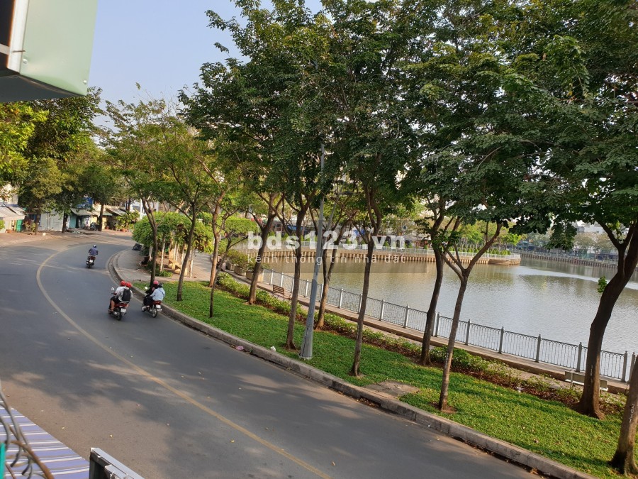 Nhà 2 mặt tiền Trường Sa và Vũ Huy Tấn cần bán đang KD có thu nhập tốt