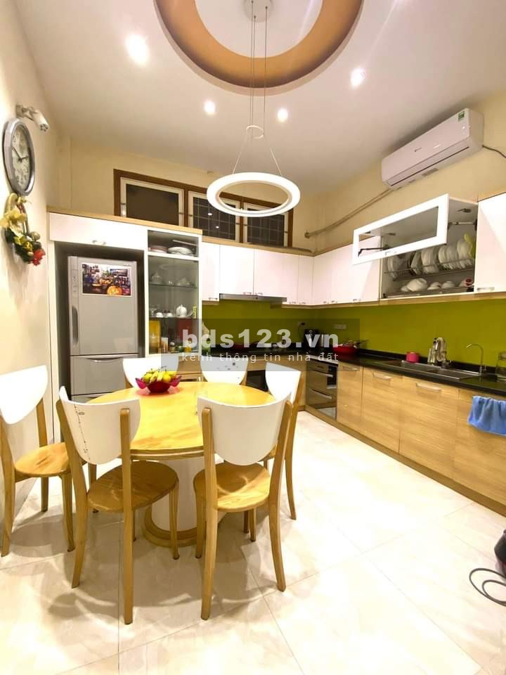 Bán Nhà Tạ Quang Bửu, Kinh Doanh, diện tích sử dụng 39m2, giá bán 4.2 tỷ sổ đỏ chính chủ