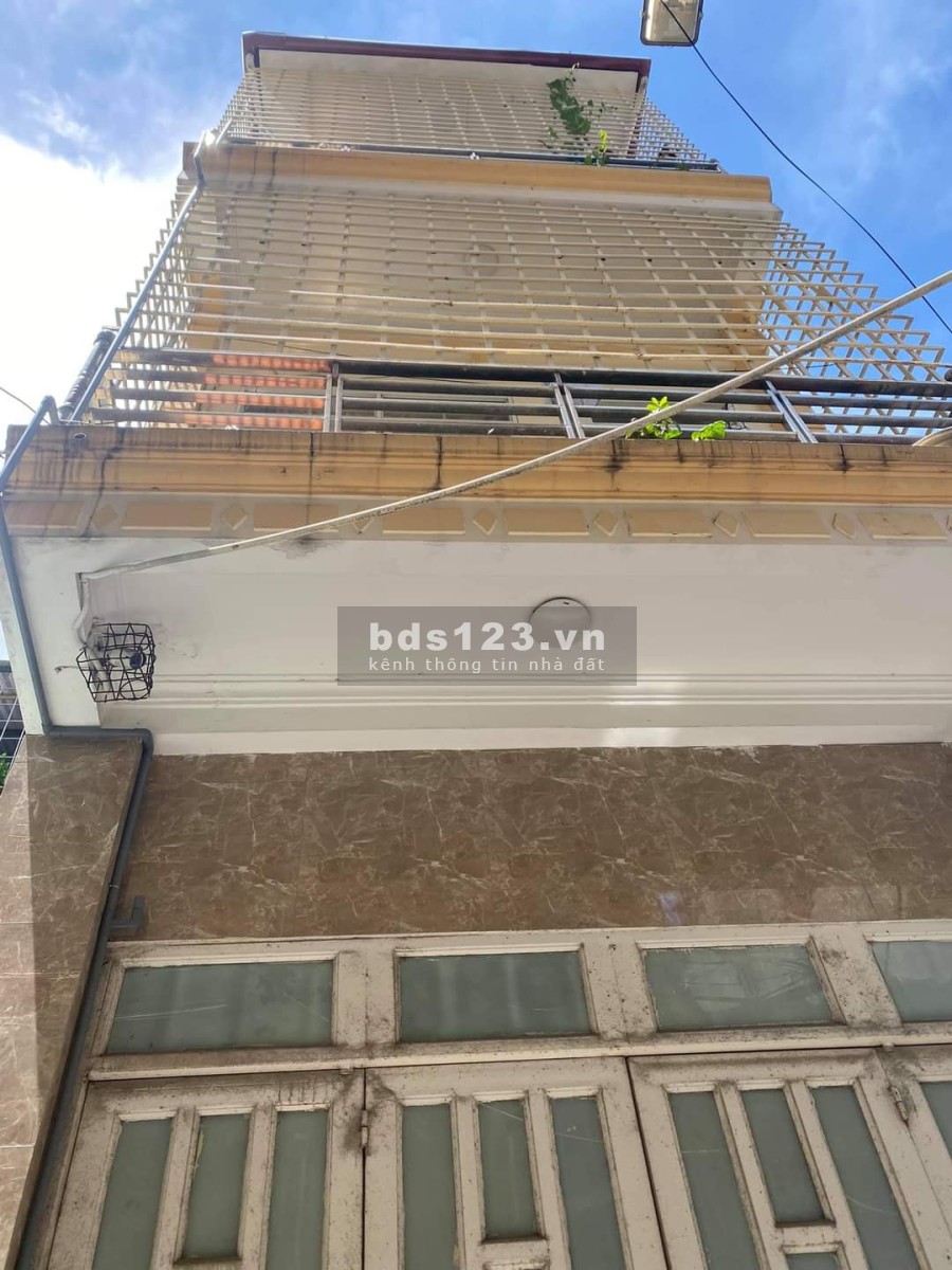 Nhà nguyên căn ngõ 175 Lạc Long Quân lô góc nhà rộng giá rẻ, giá 4.7 tỷ, thương lượng