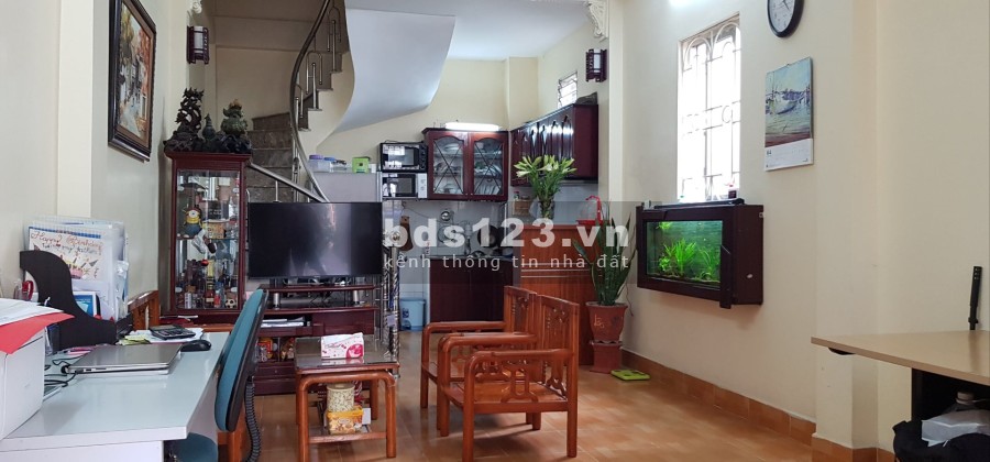 Cần bán nhà mặt phố Vĩnh Hưng, Hoàng Mai, diện tích sử dụng 36m2, 4 tầng, giá 3.05 tỷ