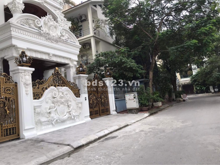 Chính chủ cần bán biệt thự nhà vườn Hoàng Mai, dtsd 136m2, 8 tầng view hồ giá bán 16 tỷ