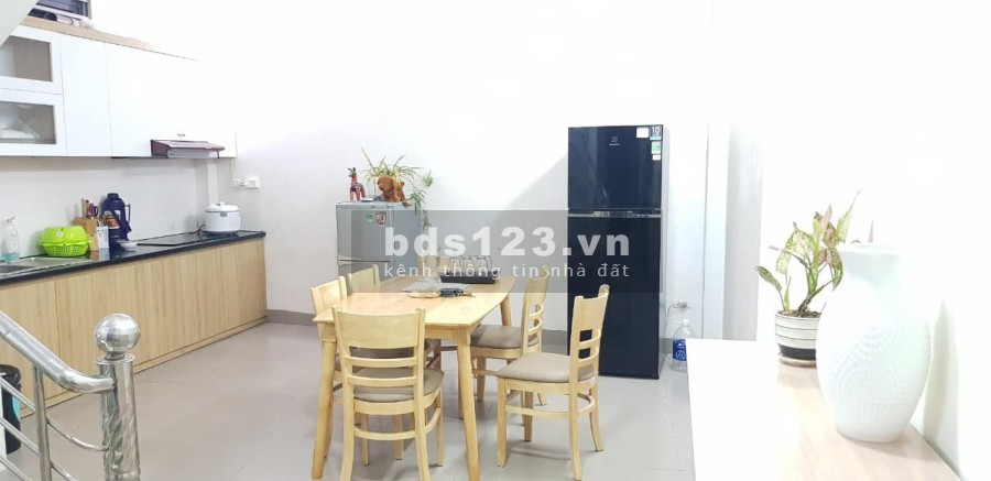 Nhà Hồ Tùng Mậu ô tô đỗ cửa lô góc nhà đẹp vào ở được luôn, diện tích 56m2, giá 5.95 tỷ