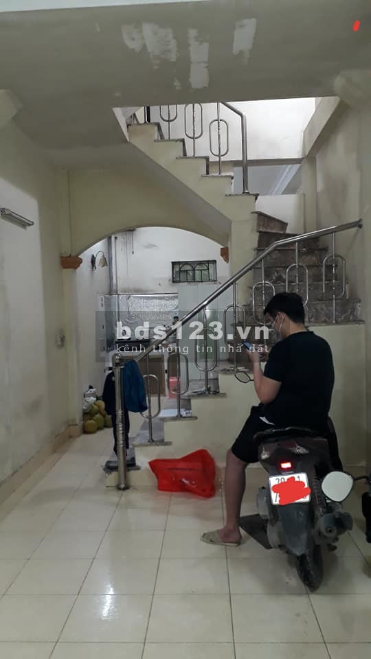 Bán nhà 150m ra đường Hồ Tùng Mậu 2 mặt thoáng dt 36m2, 5 tầng giá bán 3.7 tỷ, sổ sẵn