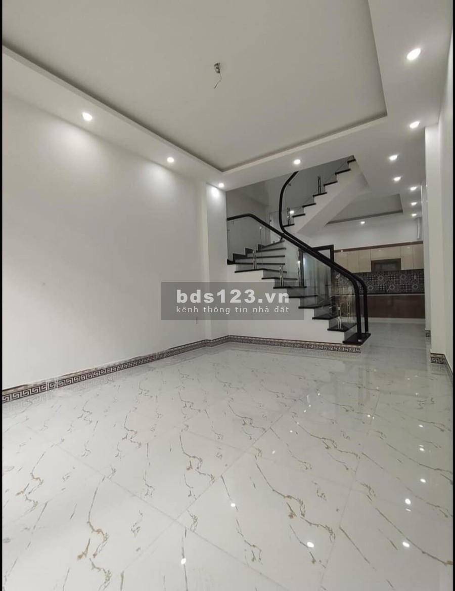 Chính chủ cần tiền bán nhà nguyên căn 3 tầng ngõ 113 Vũ Chí Thắng giá đầu tư 1.99 tỷ