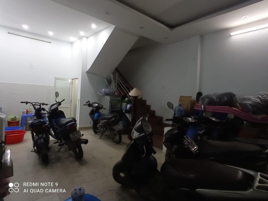 Diện tích 45m2 4 tầng mặt tiền 6m, giá 5.3 tỷ view hồ kinh doanh đỉnh phố Trương Định
