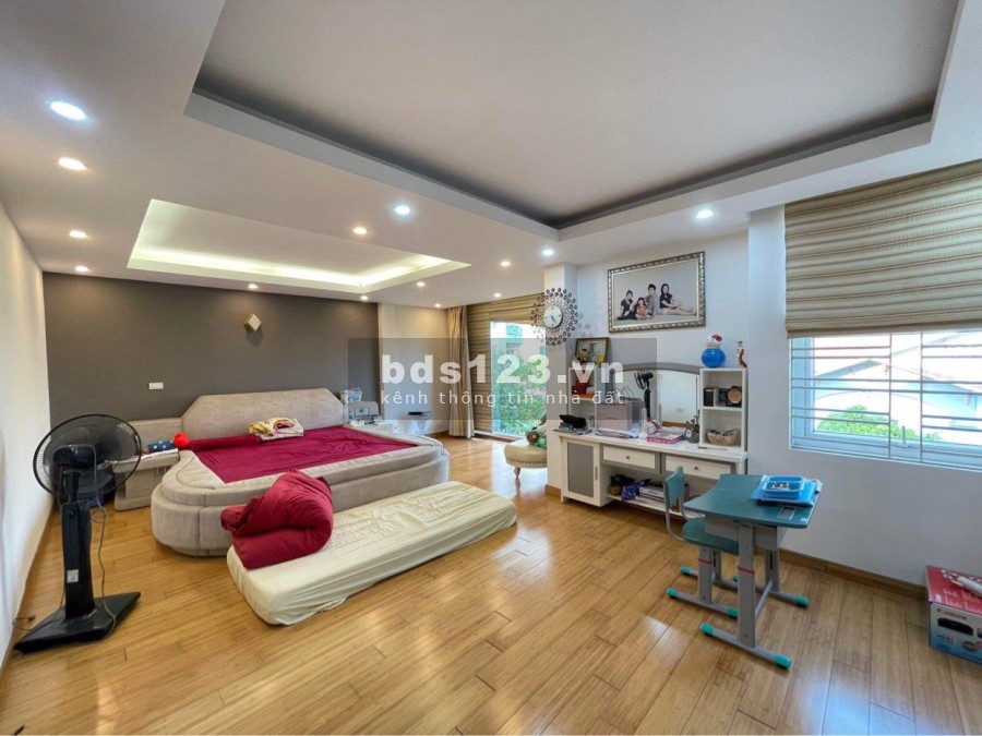 Chính chủ cần bán biệt thự nhà vườn Hoàng Mai, dtsd 136m2, 8 tầng view hồ giá bán 16 tỷ