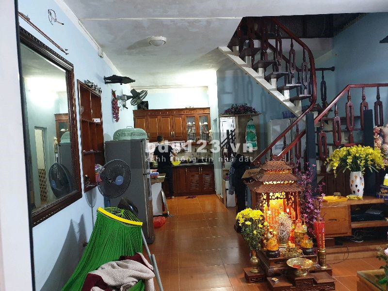 Gia đình mình cần bán nhà 40m2*4 tầng 3,6m mặt tiền tại ngọc lâm giá chỉ 3,2 tỷ